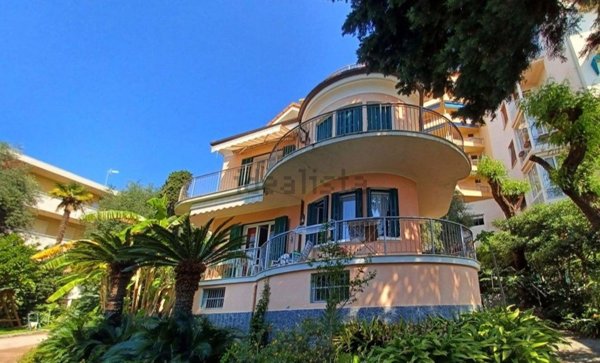 casa indipendente in vendita a Sanremo