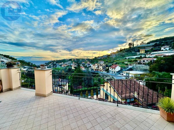 casa indipendente in vendita a Sanremo