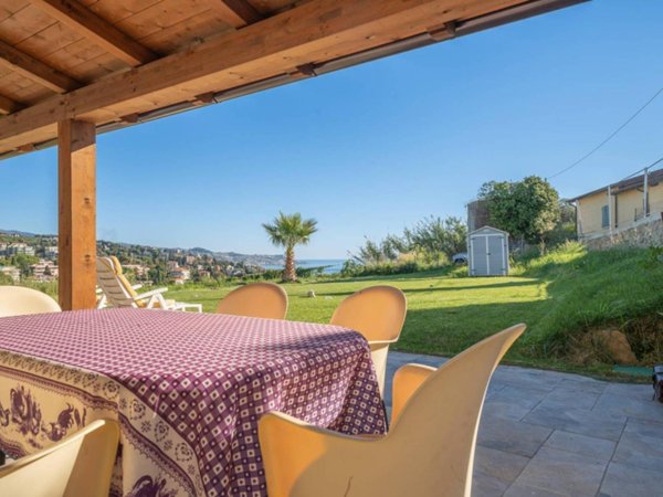 casa indipendente in vendita a Sanremo