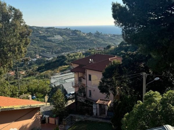 appartamento in vendita a Sanremo in zona Bussana
