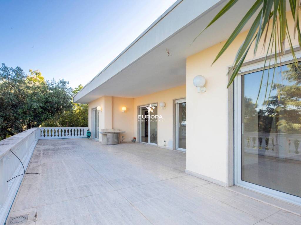 casa indipendente in vendita a Sanremo