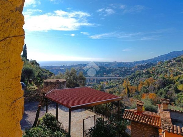 casa indipendente in vendita a Sanremo in zona San Romolo
