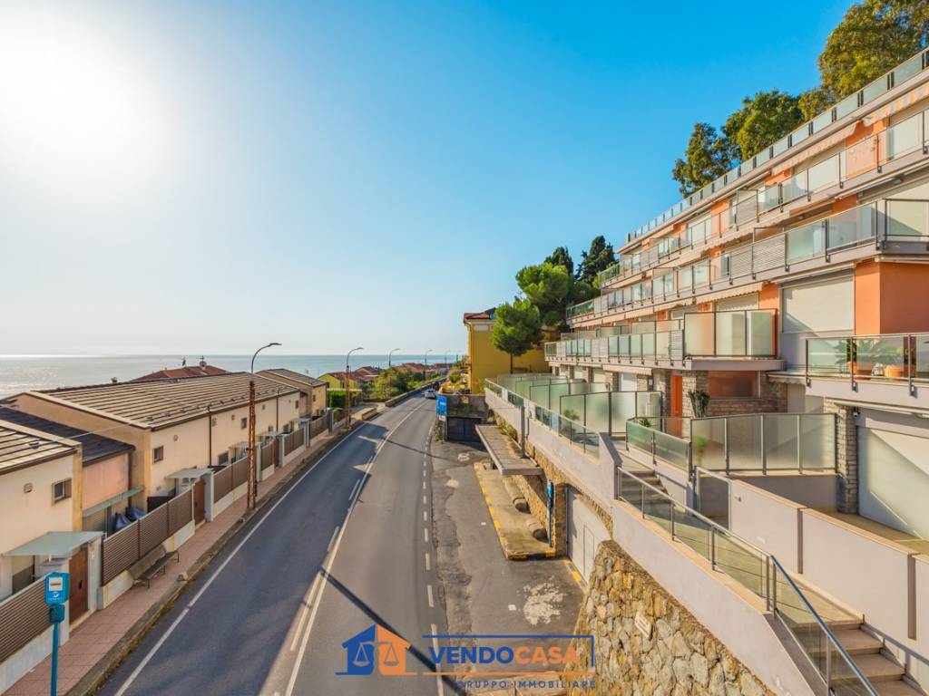 appartamento in vendita a Sanremo in zona Bussana