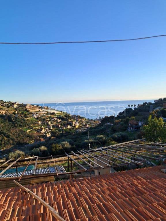 casa indipendente in vendita a Sanremo