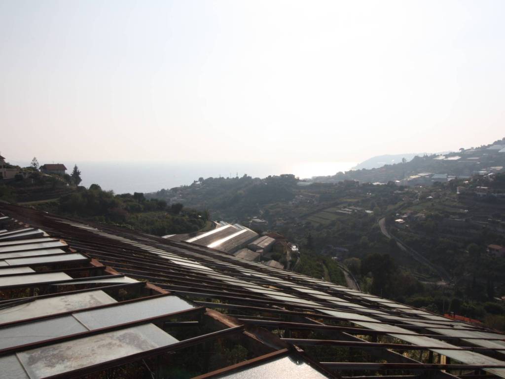 casa indipendente in vendita a Sanremo in zona Poggio