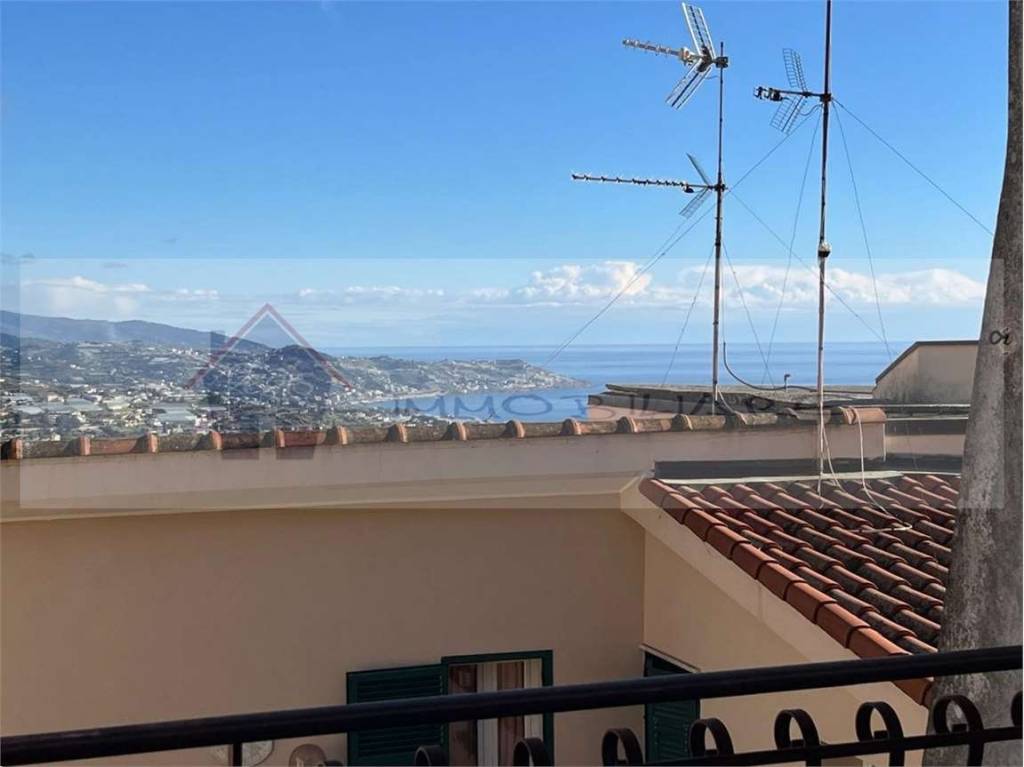 casa indipendente in vendita a Sanremo in zona Coldirodi