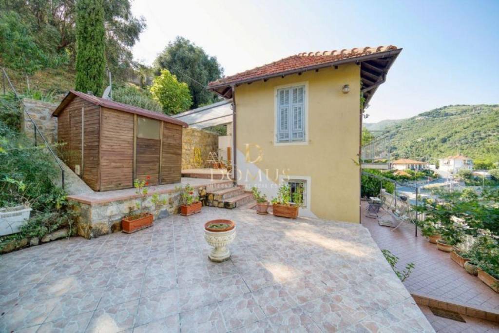 casa indipendente in vendita a Sanremo