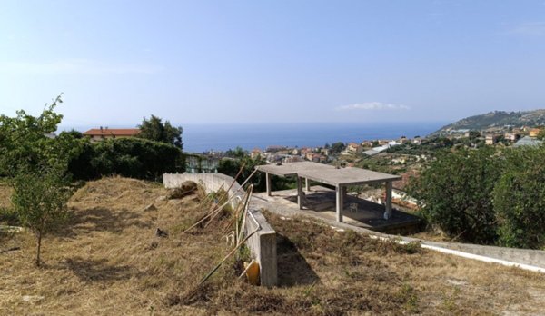 casa indipendente in vendita a Sanremo
