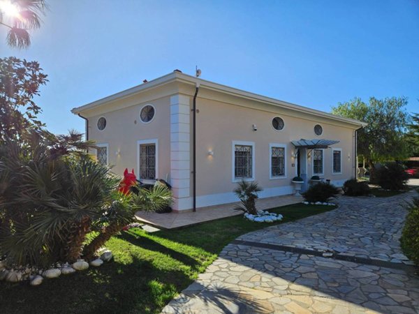 casa indipendente in vendita a Sanremo