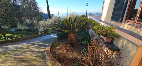 casa indipendente in vendita a Sanremo