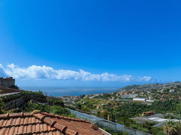 casa indipendente in vendita a Sanremo