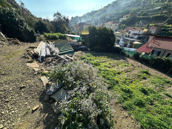 terreno edificabile in vendita a Sanremo in zona Poggio