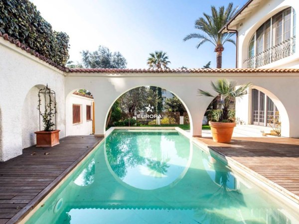 casa indipendente in vendita a Sanremo