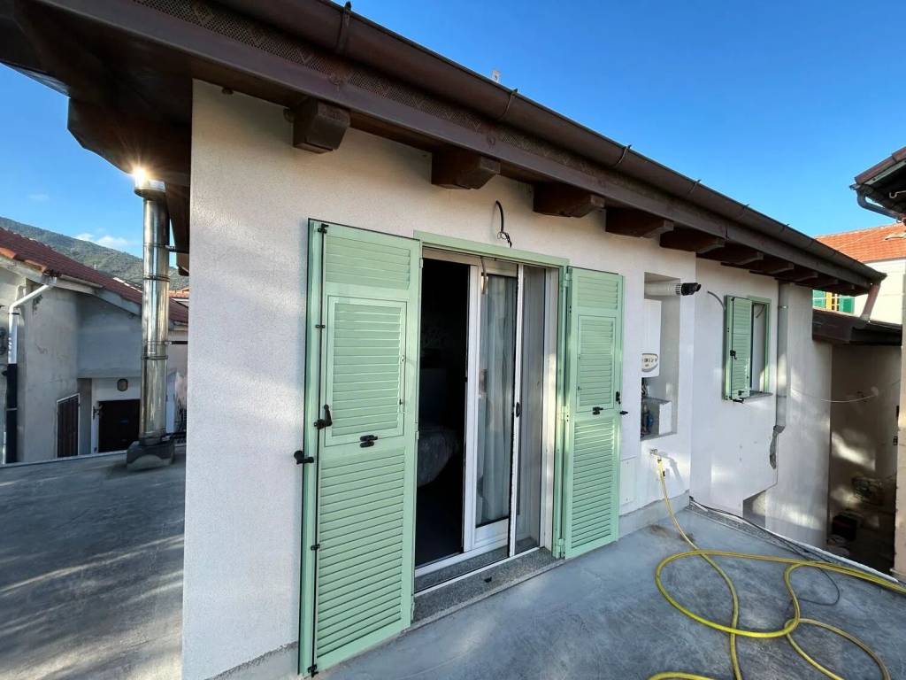 casa indipendente in vendita a Sanremo in zona Coldirodi