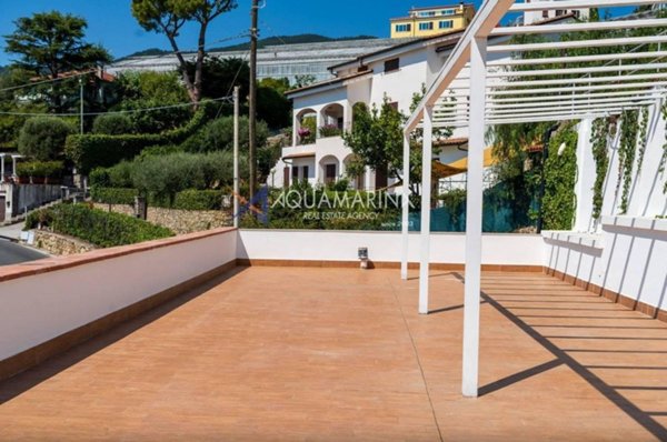 casa indipendente in vendita a Sanremo