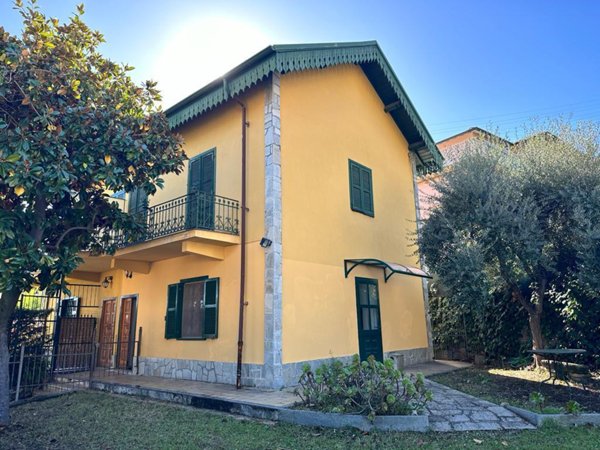 casa indipendente in vendita a Sanremo