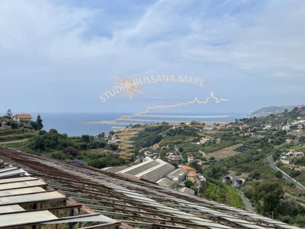 casa indipendente in vendita a Sanremo in zona Poggio