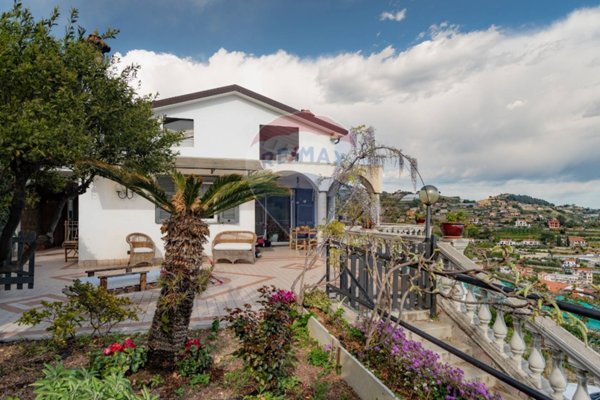 casa indipendente in vendita a Sanremo