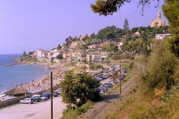 appartamento in vendita a Sanremo in zona Bussana