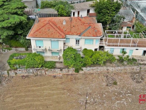 casa indipendente in vendita a Sanremo