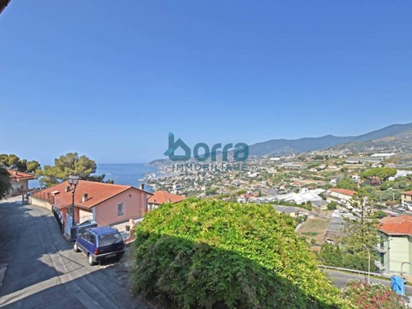 casa indipendente in vendita a Sanremo in zona Poggio
