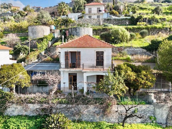casa indipendente in vendita a Sanremo