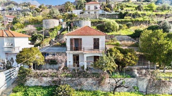 casa indipendente in vendita a Sanremo