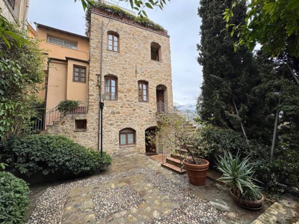 casa indipendente in vendita a Sanremo in zona Coldirodi