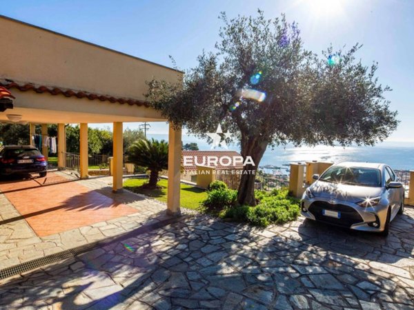 casa indipendente in vendita a Sanremo