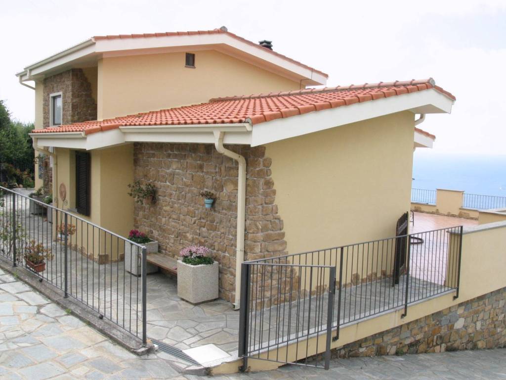 casa indipendente in vendita a Sanremo
