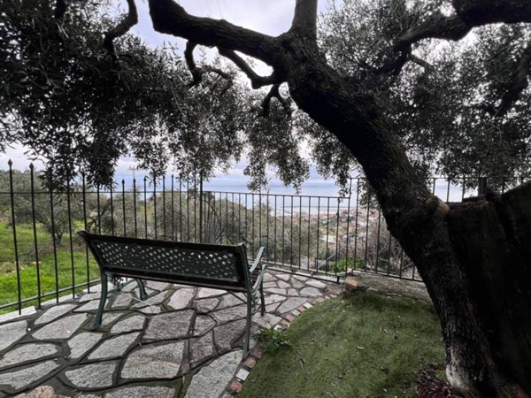casa indipendente in vendita a Sanremo