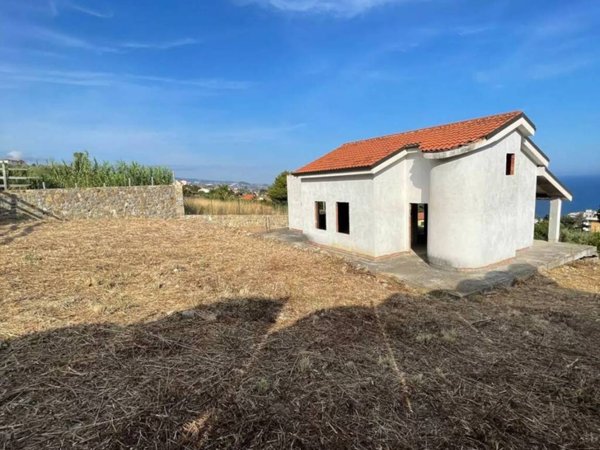 casa indipendente in vendita a Sanremo in zona Coldirodi