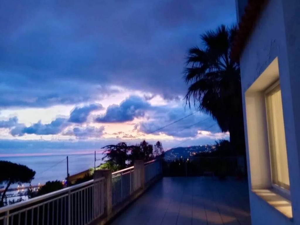 casa indipendente in vendita a Sanremo