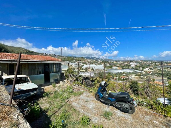casa indipendente in vendita a Sanremo in zona Coldirodi