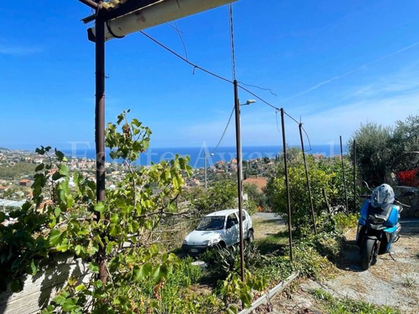 casa indipendente in vendita a Sanremo in zona Coldirodi