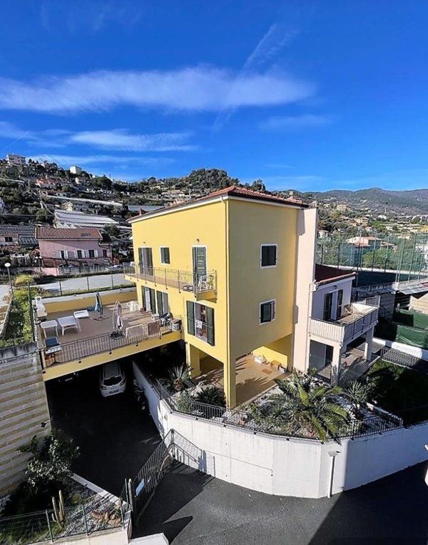 casa indipendente in vendita a Sanremo