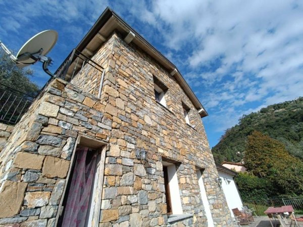 casa indipendente in vendita a Sanremo in zona San Romolo
