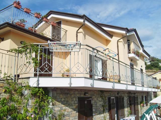 casa indipendente in vendita a Sanremo