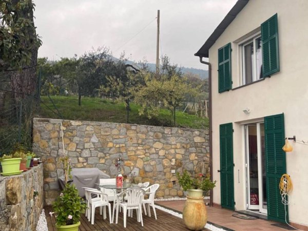 casa indipendente in vendita a Sanremo in zona Coldirodi