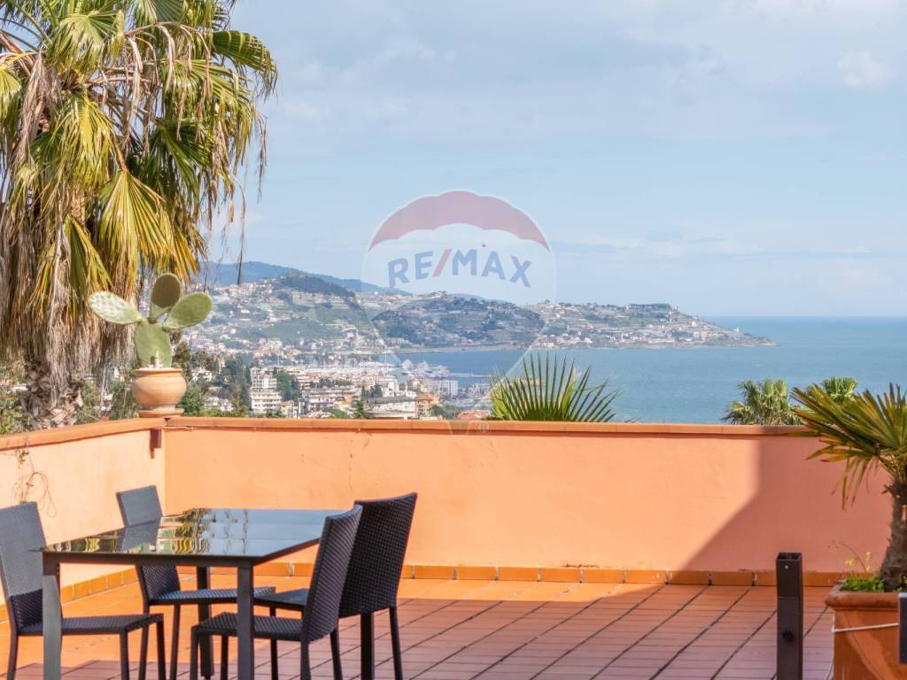casa indipendente in vendita a Sanremo