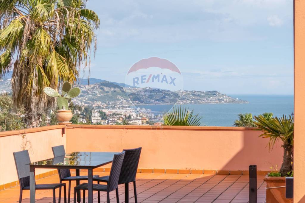 casa indipendente in vendita a Sanremo