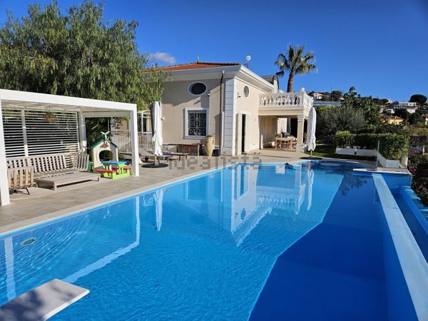 casa indipendente in vendita a Sanremo