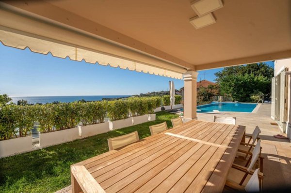 casa indipendente in vendita a Sanremo
