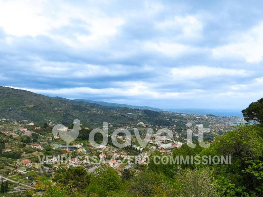 casa indipendente in vendita a Sanremo in zona Coldirodi