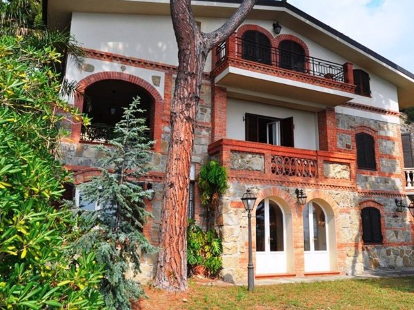 casa indipendente in vendita a Sanremo