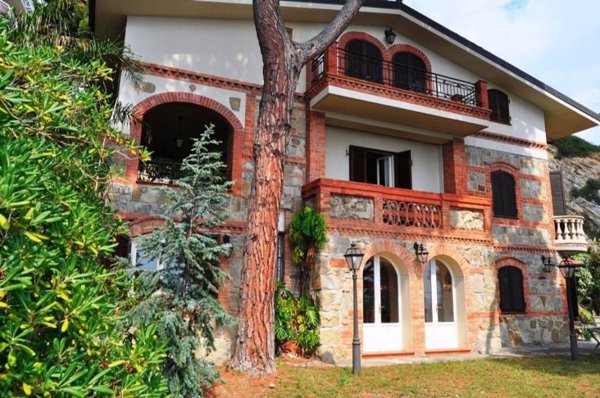 casa indipendente in vendita a Sanremo