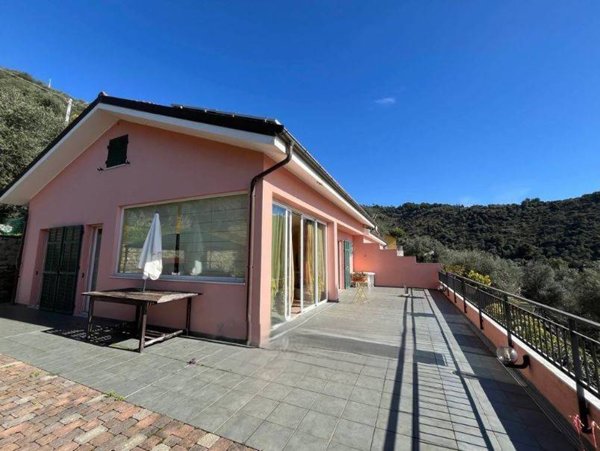 casa indipendente in vendita a Sanremo