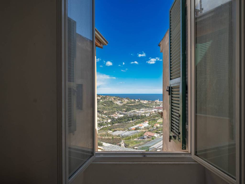 appartamento in vendita a Sanremo in zona Poggio