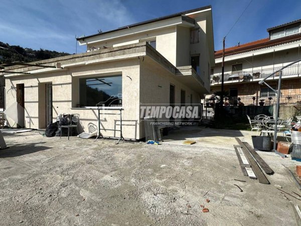 casa indipendente in vendita a Sanremo