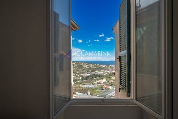 appartamento in vendita a Sanremo in zona Poggio
